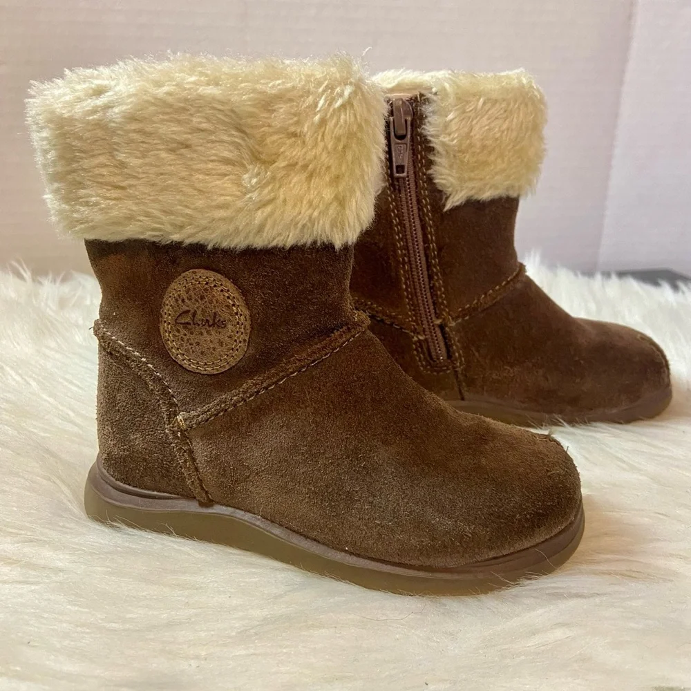 CLARKS suede faux fur toddler boots
